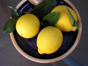 Zitrone und ihr ätherisches Öl